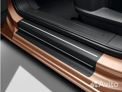 Защитная пленка порогов 2K8071310ZMD VAG