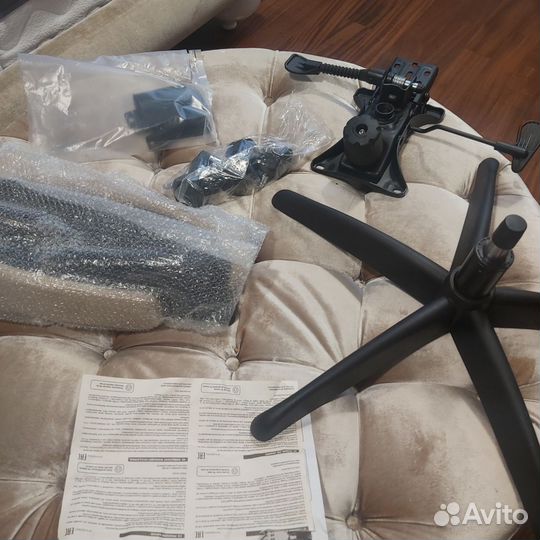 Компьютерное кресло для дома и офиса с подставкой