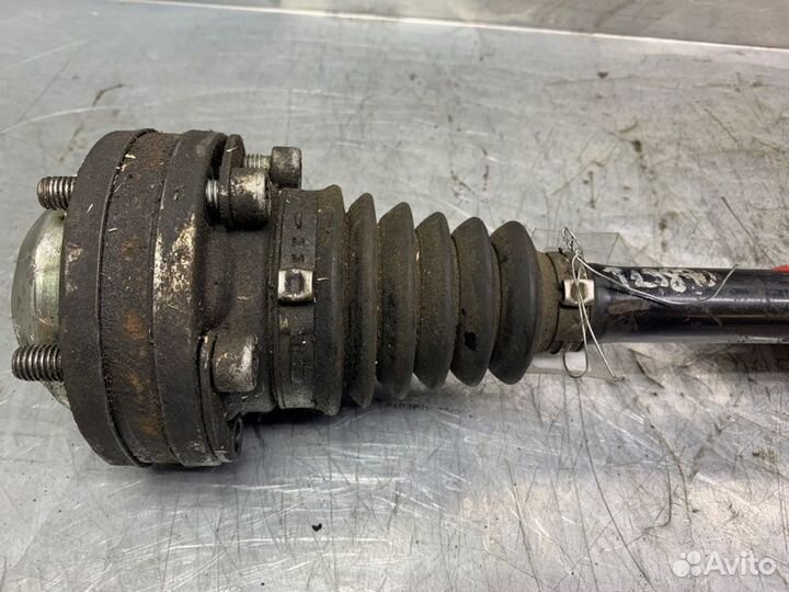 Полуось передняя левая Skoda Octavia (A5 1Z)