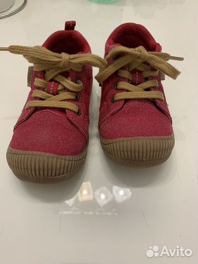Кроссовки для девочки23-24 размера