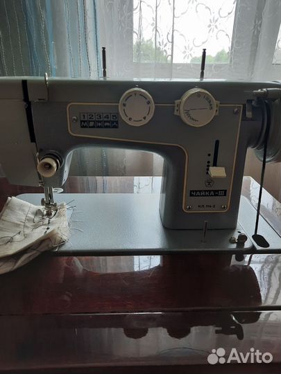 Швейная машина Чайка 3