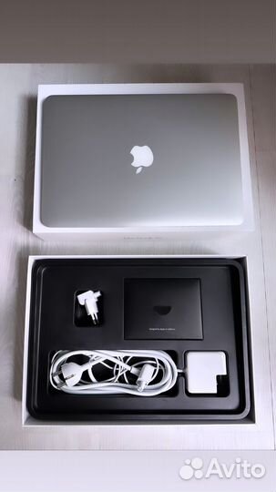 Apple MacBook Air 13 2020, intel i 5, 8gb 128