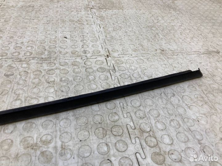 Молдинг лобового стекла левый Skoda Kodiaq 2016