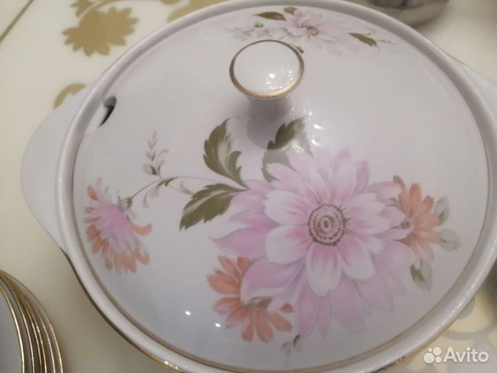 Набор столовой посуды на 6 персон