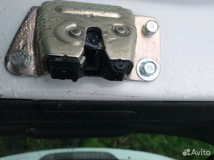 Замок крышки багажника Mitsubishi ASX