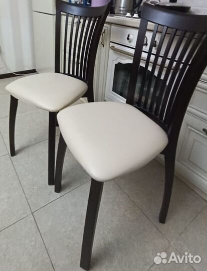 Стол и стулья (комплект)