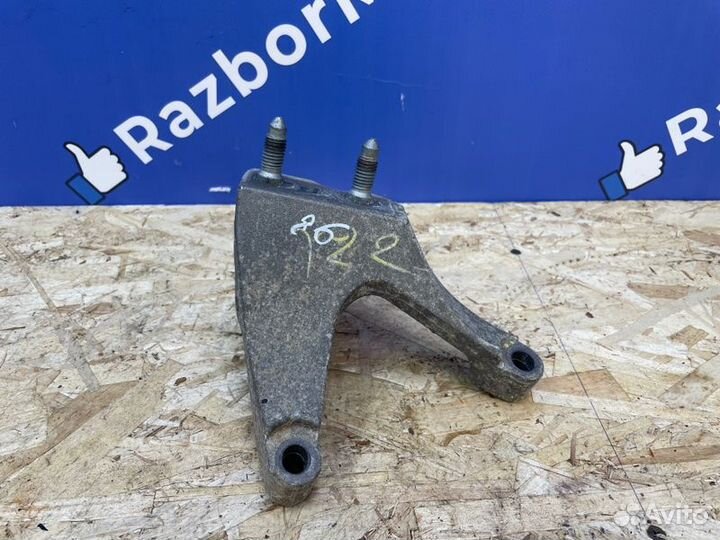 Опора кпп Renault Dokker