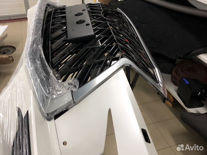 Бампер задний Lexus LX 570 оригинал