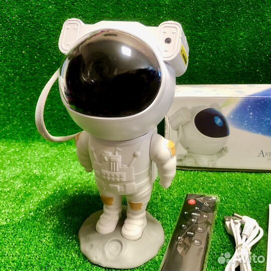 Космонавт ночник проектор