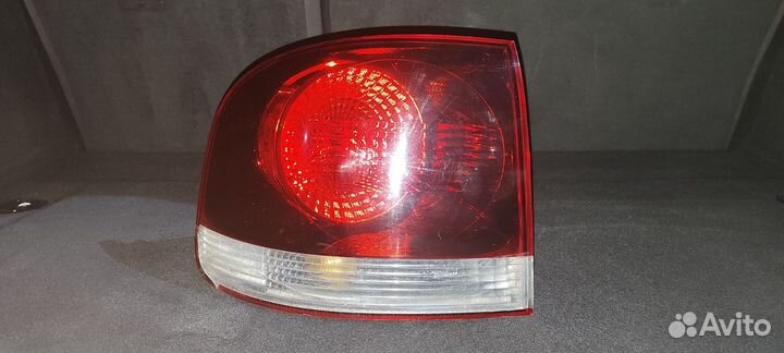 Фонарь задний левый volkswagen touareg 2009