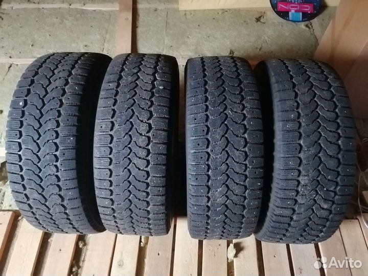 Yokohama Ice Guard IG10 225/55 R18