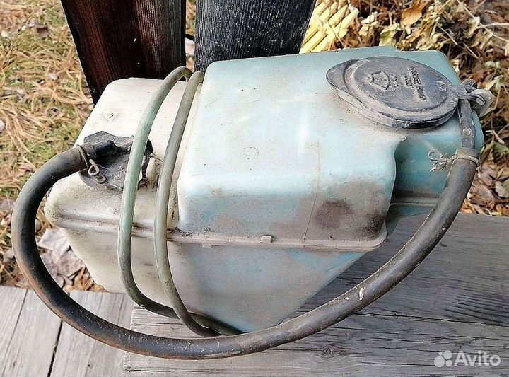 Toyota Caldina.Carina.Corona 7AFE бачок омывателя