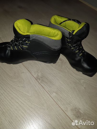 Лыжные ботинки trek,р-р 35