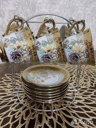 Чайный сервиз на подставке
