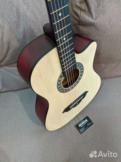 Гитара с чехлом