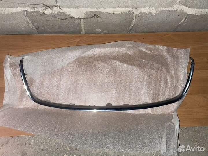 Молдинг решетки радиатора Skoda Fabia 2007