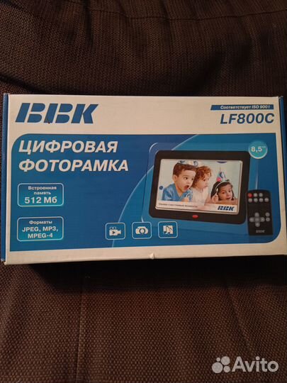 Цифровая фоторамка BBK LF800С