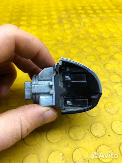 Б/У Накладка ручки двери В хорошем состоянии