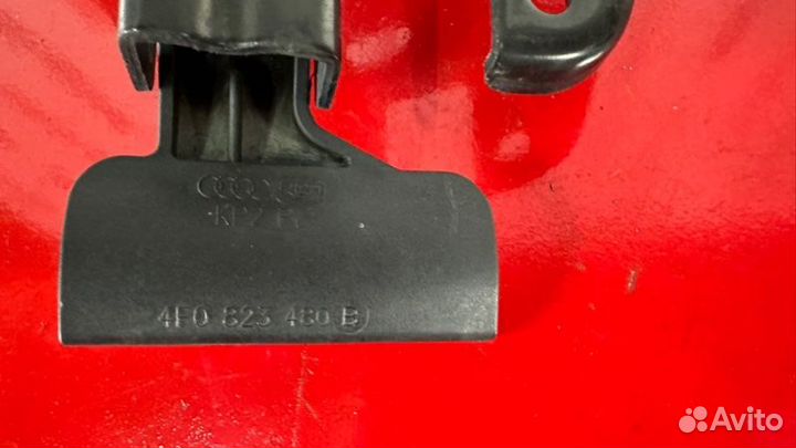 Замок капота Audi A6 C6 2.8 ccea 2010