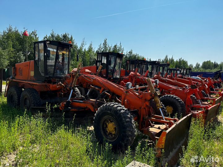 Автогрейдер ЧСДМ ДЗ-98В.00100-110, 2013