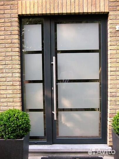 Алюминиевая дверь