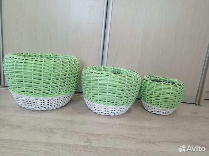 Кашпо уличное из ротанга