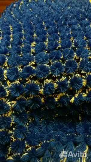 Новый плед из помпонов 100см на 120см