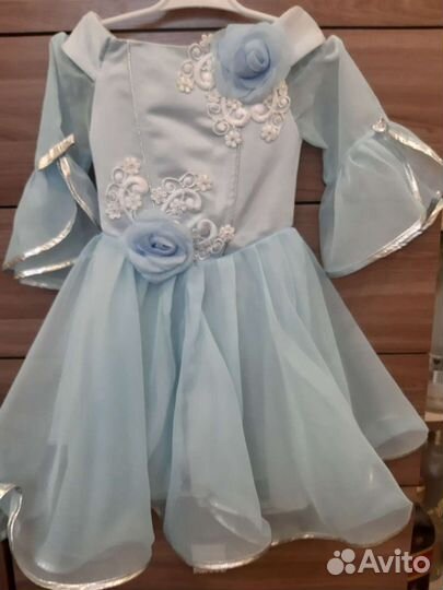 Продам нарядное платье для девочки