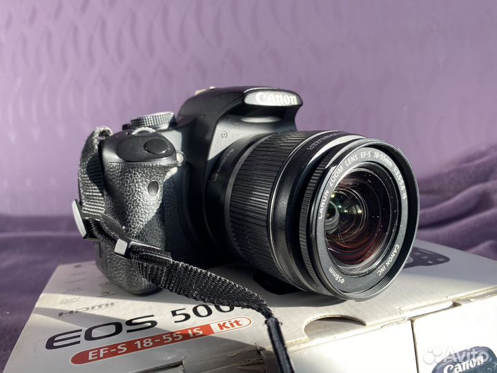 Зеркалка Canon EOS 500D с объективом