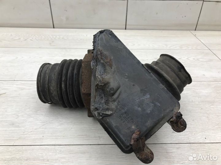 Патрубок воздушный Lexus Gs300 JZS160 2JZ-GE 2000