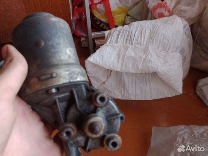 Электромоторчик для щеток стеклоочистителя