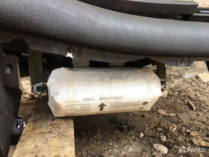 BMW 3 E46 седан торпедо левый руль