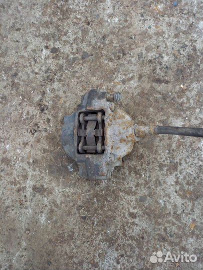 Суппорт тормозной задний левый Mercedes-Benz