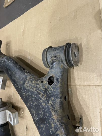 Нижний рычаг lexus is250