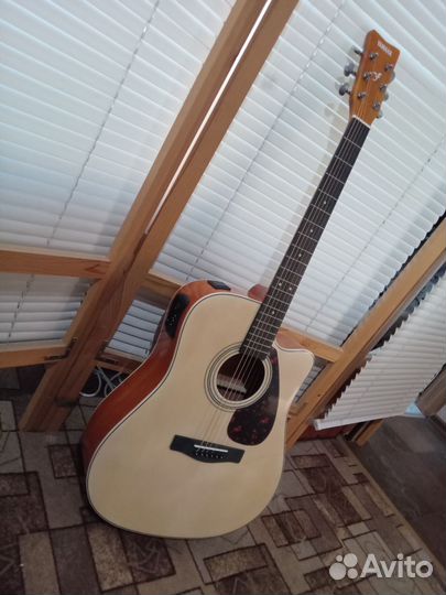 Yamaha Электроакустическая акустическая гитара