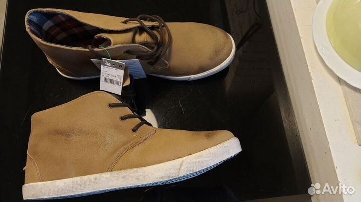Новые ботинки на подкладке Бенеттон (45)