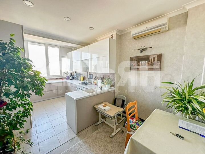 2-к. квартира, 63,5 м², 8/10 эт.