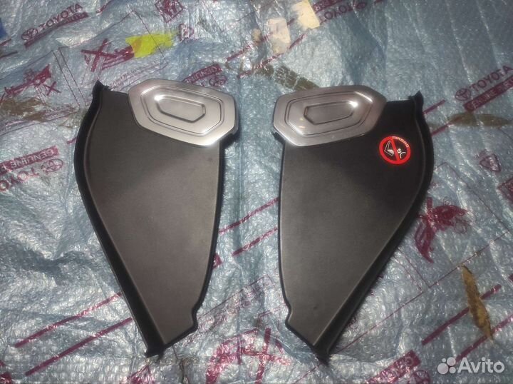 Накладка торпедо боковая range rover sport 2