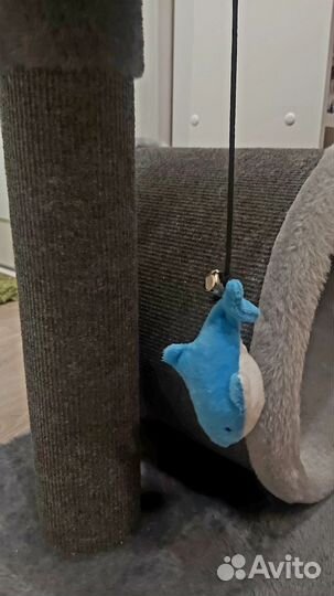 Когтеточка-столбик с тоннелем серая (ковролин)