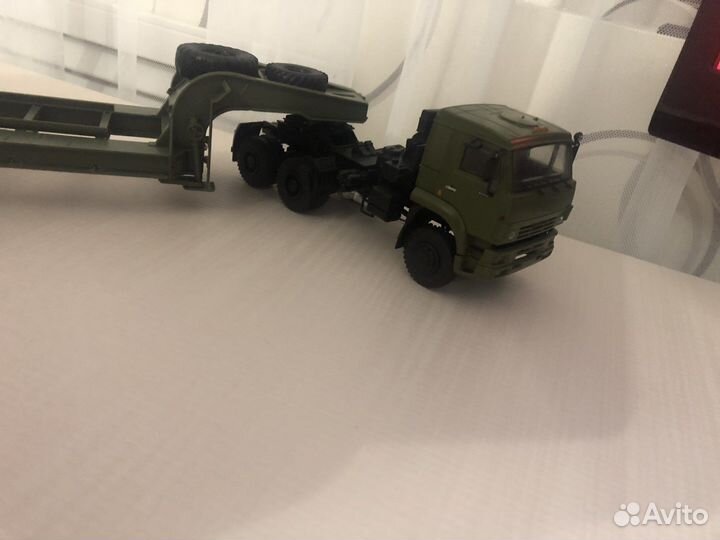 KAMAZ-65225 с полуприцепом чмзап-5247Г