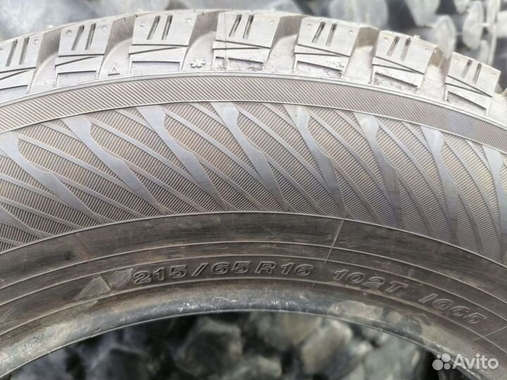 Yokohama Ice Guard IG65 215/65 R16 102T