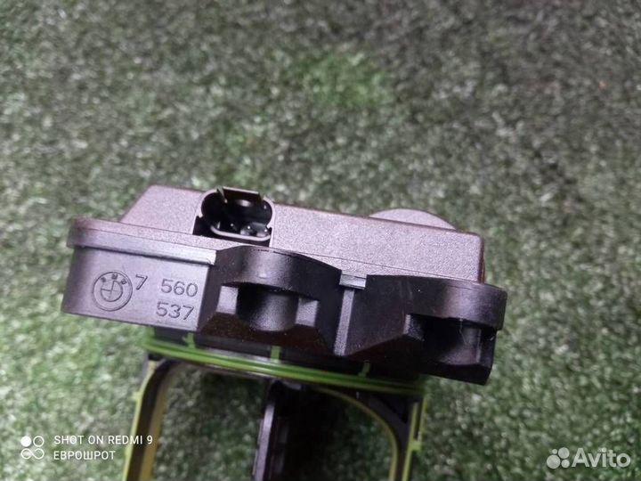 Механизм изменения длины впускного коллектора BMW