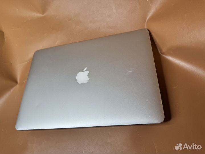 Apple macbook pro 15 2015 198 циклов родной АКБ