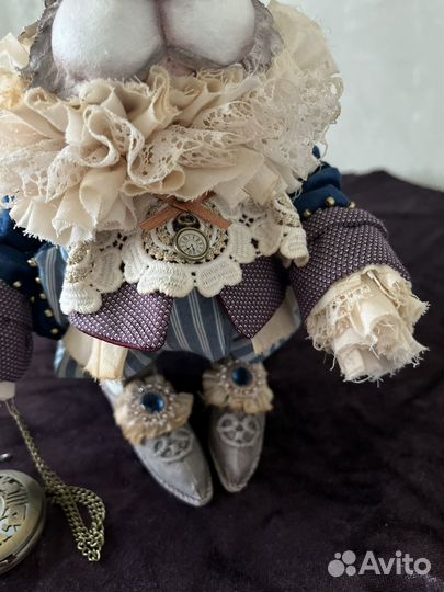 Белый кролик из 