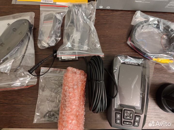Эхолот Garmin striker Vivid 4cv.с датчиком GT20