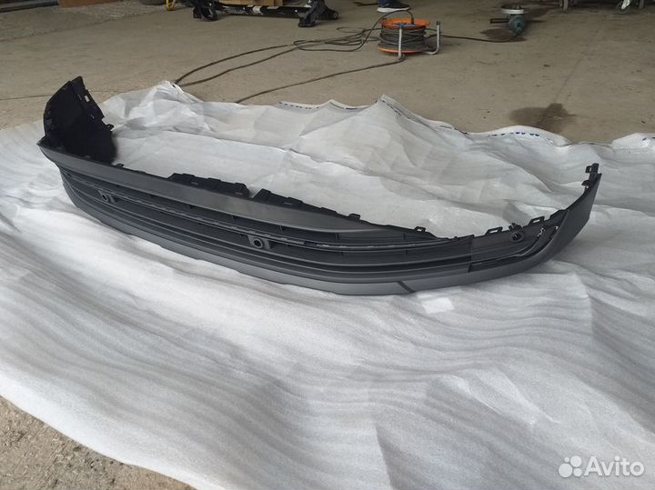 Спойлер переднего бампера Volkswagen Tiguan 2