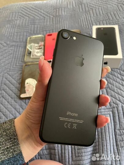 Телефон iPhone 7