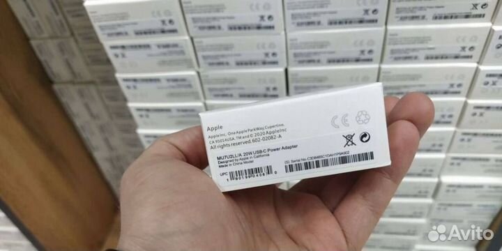 Блок питания Apple USB-C 20W (быстрая зарядка)