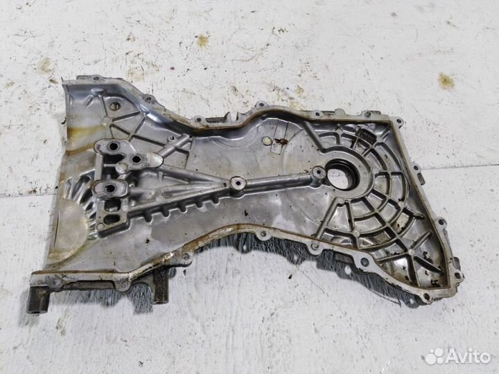 Крышка двигателя передняя