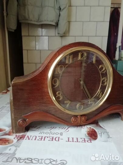 Часы настольные весна